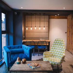 Bright And Ensuite Bedrooms At Mcdonald Road In Apartment Edinburgh